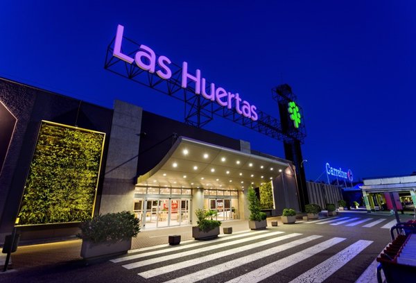 Lar España vende los centros comerciales Las Huertas de Palencia y Txingudi de Irún por 40,5 millones