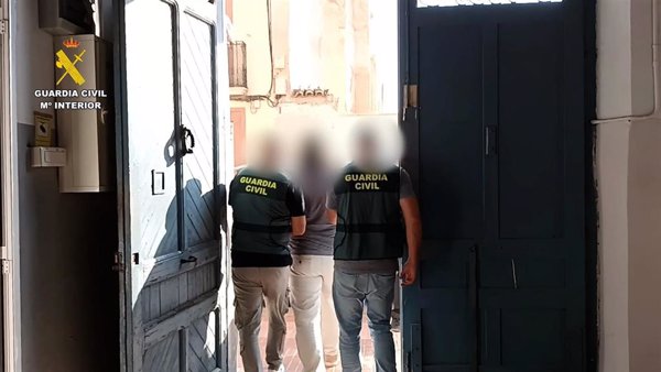 Detenido un médico por grabar a pacientes sin su consentimiento con cámaras espía en Alicante
