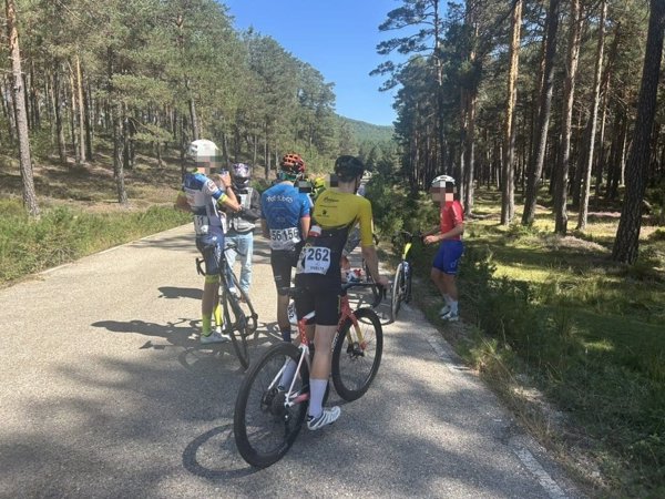 Fallece un participante de la Vuelta Junior a la Ribera del Duero tras una caída masiva en la segunda etapa