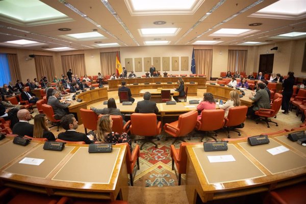 El Congreso decidirá el martes si cita a Sánchez y ocho ministros antes de septiembre, como reclama el PP