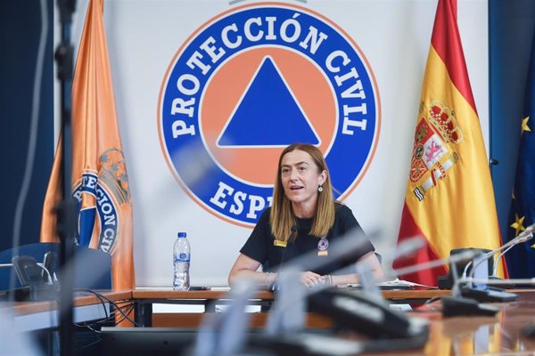 Protección Civil rebaja a 14 los fuegos activos y alerta sobre Garaño (León) que 