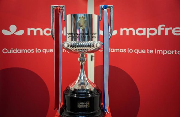 El trofeo de la Copa del Rey Mapfre llega a Sevilla