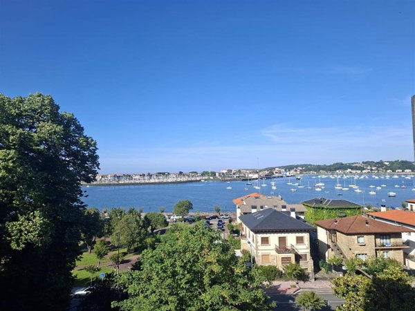 El policía que abatió de un disparo a un hombre en Hondarribia declara que quiso salvar la vida de una ertzaina